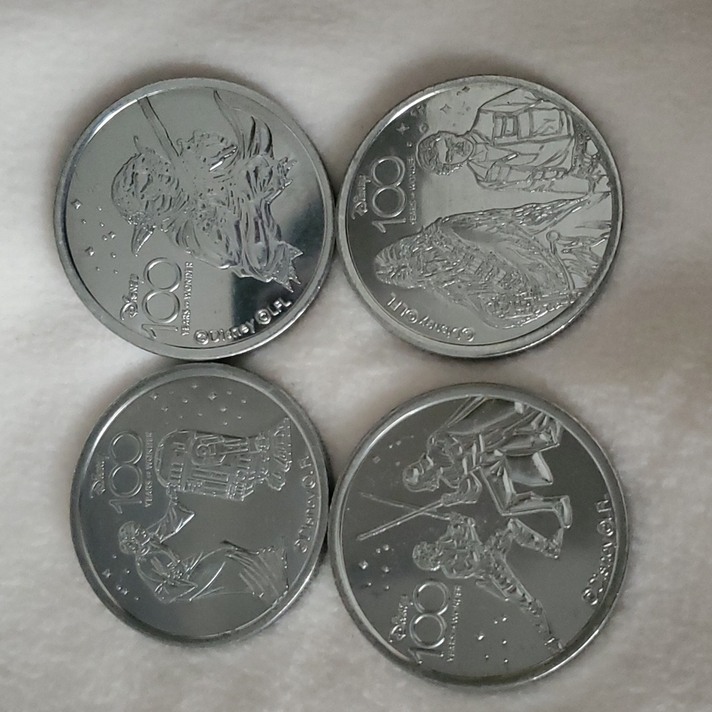 NWT Disney 100 Medallion - Star Wars